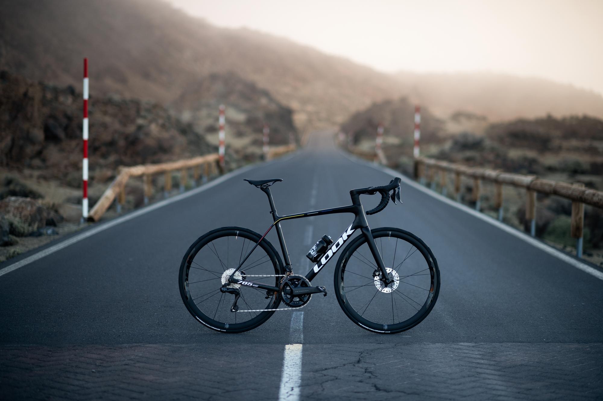 785 Huez